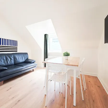 Apartment Tolstov - 3 Attic - Kitchen - 5 Min To Messe Dus *