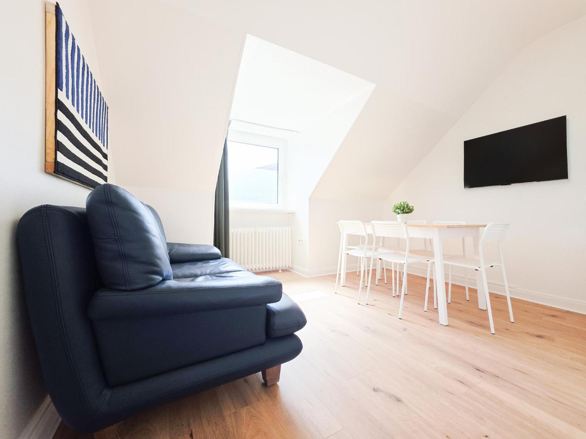 Apartment Tolstov - 3 Attic - Kitchen - 5 Min To Messe Dus