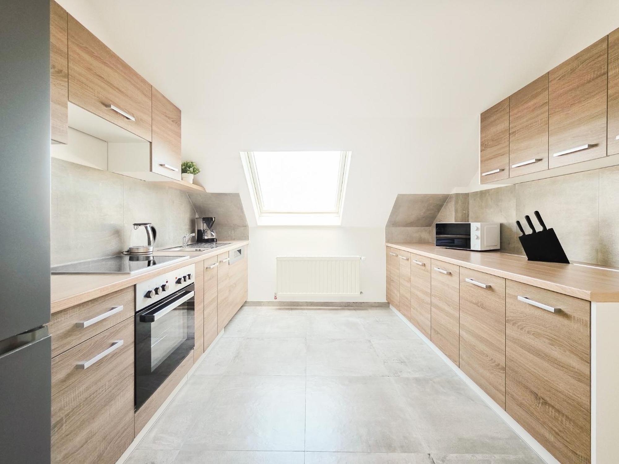 Tolstov - 3 Attic - Kitchen - 5 Min To Messe Dus Apartment